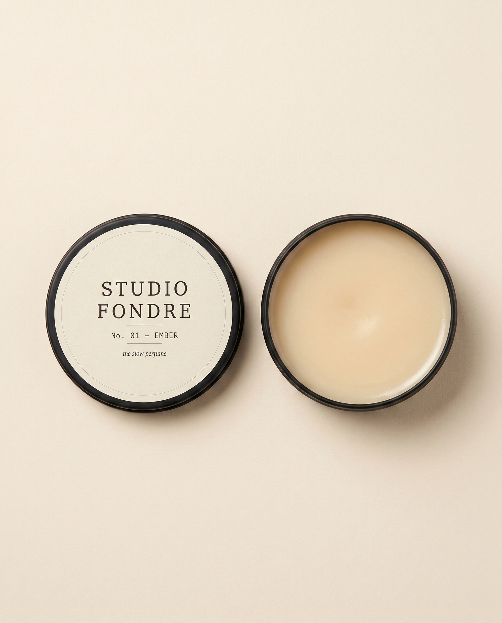 Studio Fondre No. 01 EMBER open showing wax interior